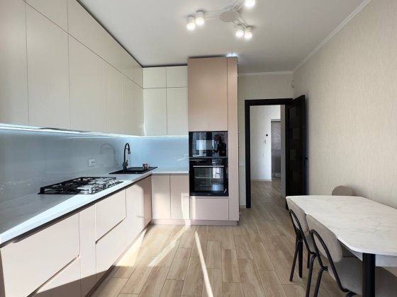 ЖК Квіти Львовa Вул.Стрийськa
Оренда 2к. квартира з сучасним ремонтом Львів