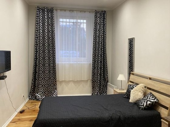 Оренда 1 кім навпроти Форуму,центр Львів