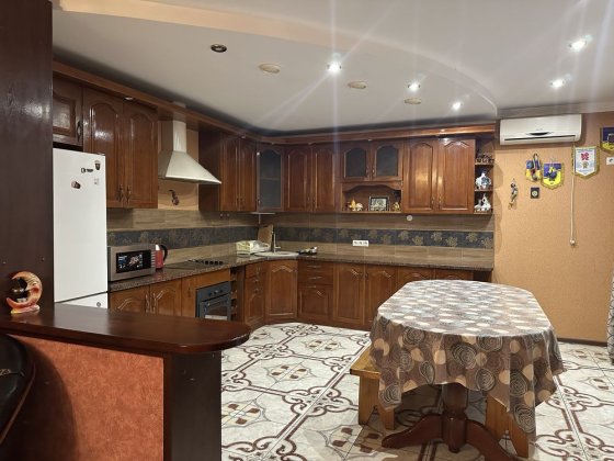 Чайки Закритий КМ Дім 3 кімнати Чайки