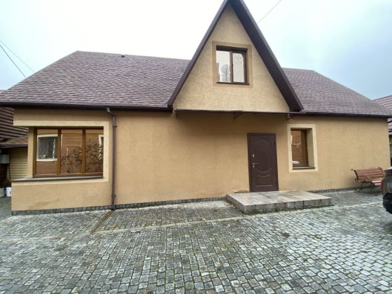 Оренда двоповерхового будинку у центрі Первомайск