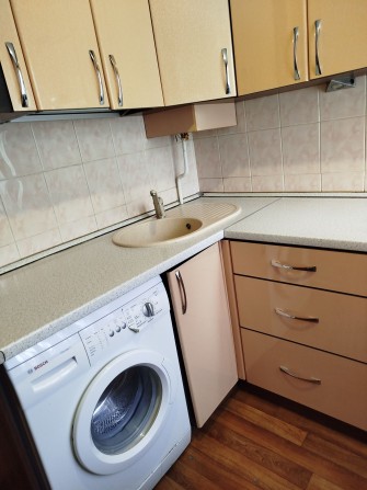 Сдам 1ком Космонавтов/парк 2/5эт.Ремонт,техника - фото 1