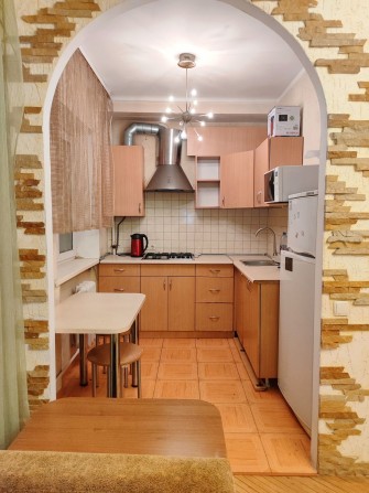 Сдам в долгосрочную аренду хорошую 2ккв, Центр, м. Ботанический сад. - фото 1