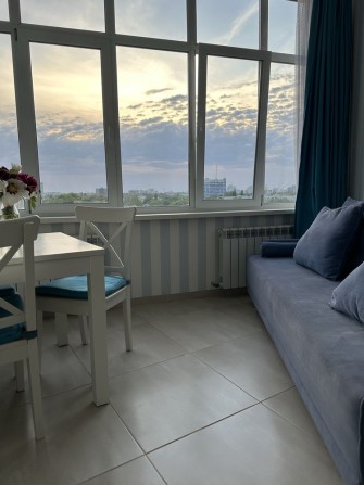 Сдам 2к квартиру, Французский Бульвар, 2 спальни, без выселения - фото 1