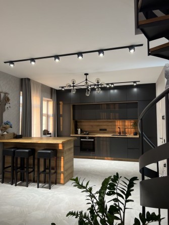 Шикарный пентхаус с авторским ремонтом в клубном доме элит-класса! - фото 1