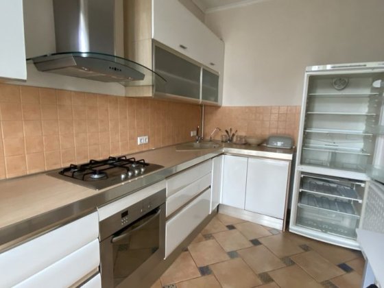 Реальная 2-ка в Центре, Университет, Сумская 71 Харків