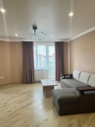 Оренда трьокімнатної квартири вул. Дж. Ленона - фото 1