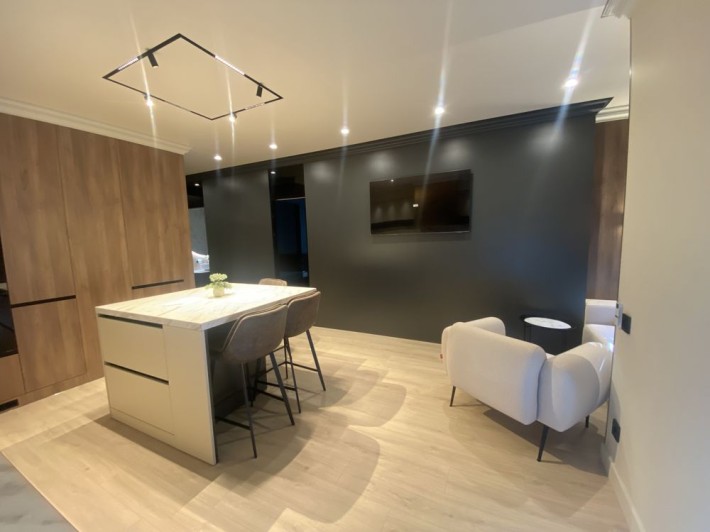 Новая односпальная квартира в клубном доме, центр города - фото 1