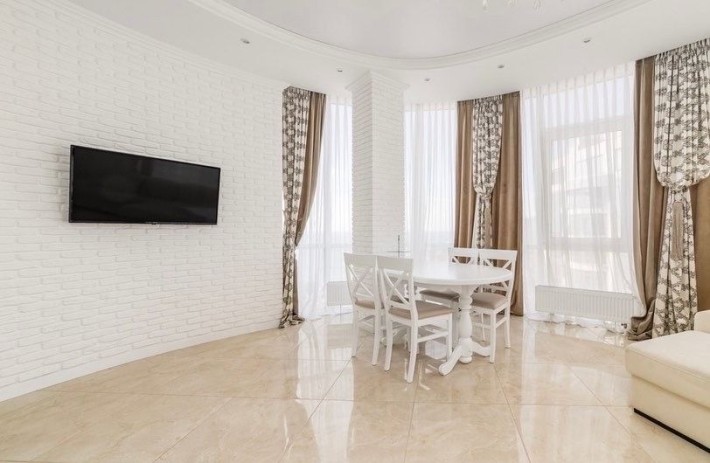 Аренда 2к студии в Аркадии - фото 1