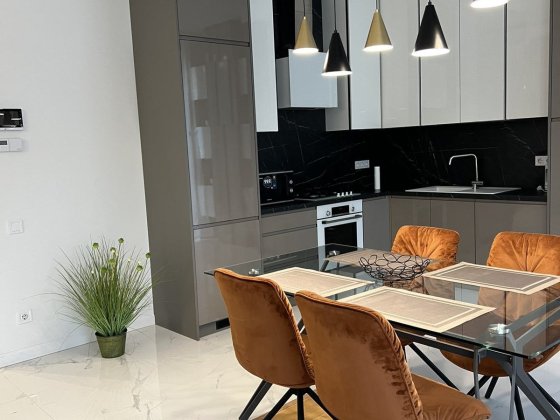 Оренда 2-кім. квартири 92 м.кв., в. Личаківська Львів