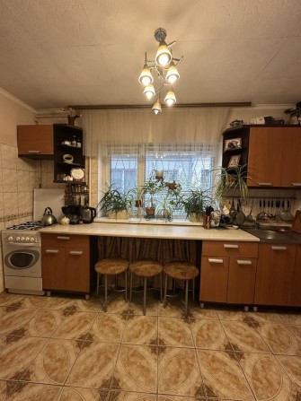 Сдам 2-ную кварт / дом р-н Черемушки, ул К. Комарова / 3-я ст Люст дор - фото 1