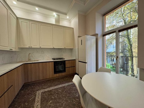 Оренда 2 кім. квартири в центрі міста. Перша здача! Львов