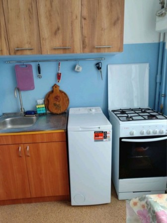 Сдам 2 комнатную квартиру за Компасом первый дом - фото 1