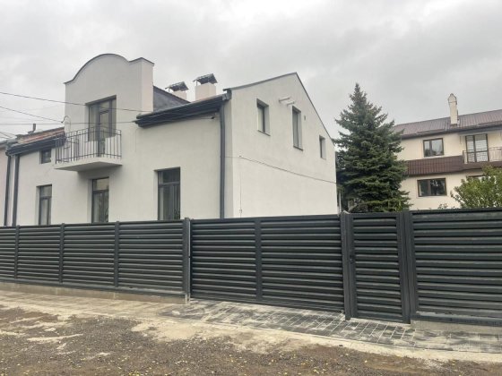 Оренда 2-кім кв з терасою та паркінгом у приватному будинку Львів