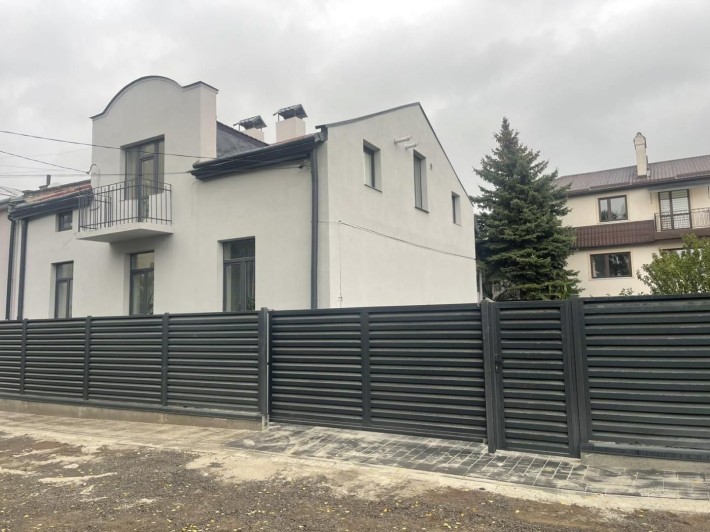 Оренда 2-кім кв з терасою та паркінгом у приватному будинку - фото 1