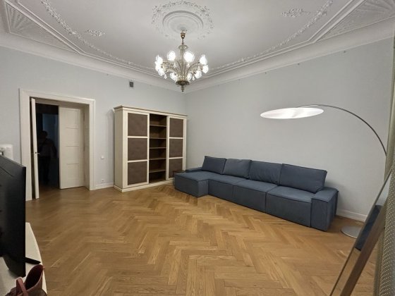 Оренда чотирикімнатної квартири в центрі Львова (вул. Стецька) Львів