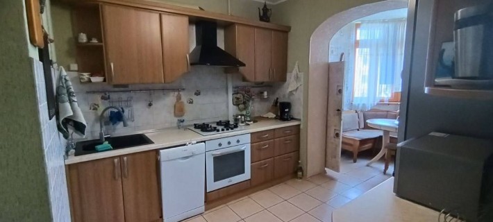 Сдам укомплектованную трёшку 75 м.кв, 8 этаж, от хозяина. - фото 1