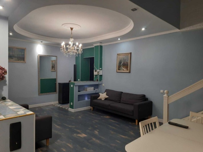 Сдам 5- ком квартиру в центре города. Дом со шпилем! - фото 1