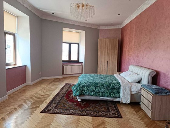 проспект Свободи, 22. Центр Львова Шикарна квартира. Оренда. 3 кімнати
