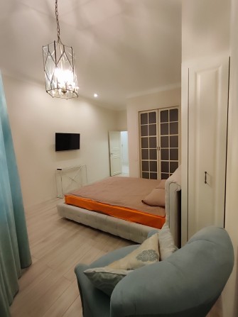 Сдам квартиру в ЖК"Сабанский"/парк Шевченко. Ланжерон. Гардеробная - фото 1