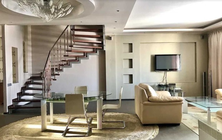 Оренда вул Сахарова Пентхаус Трирівневий Новобуд Ближній центр Паркінг - фото 1