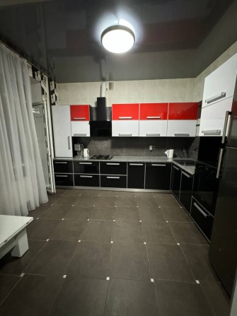 Сдам 2-х комнатную в носотрое квартиру метро Защитников Украины... - фото 1