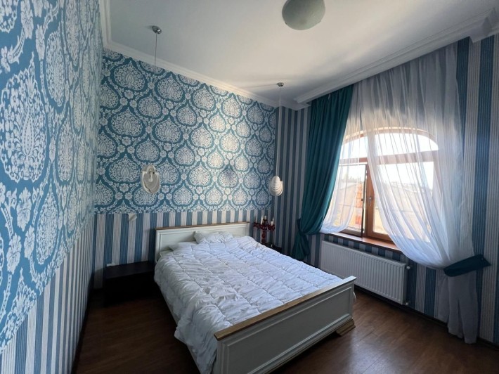 Сдам до лета 2 разд. Комн. в центре в Кировском сквере новый дом 4 эта - фото 1