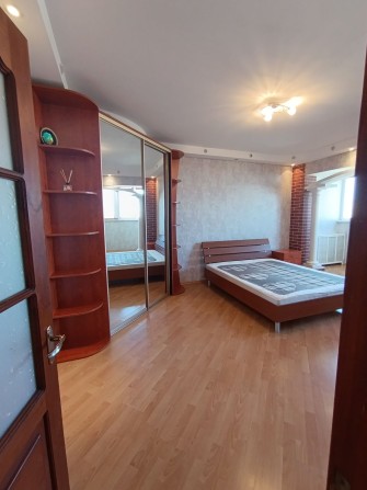 Сдам 2х ком кв +кухня-студия Таирова - фото 1