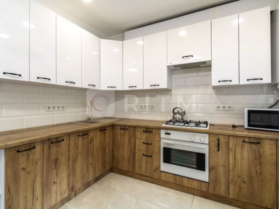 Простора і світла однокімнатна квартира в оренду Угринов