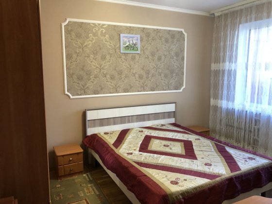 Оренда трьох кімнатної квартири Угорники