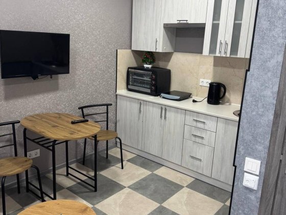 Оренда дворівневої квартири - студії з власним двориком 30 м2 Білогородка