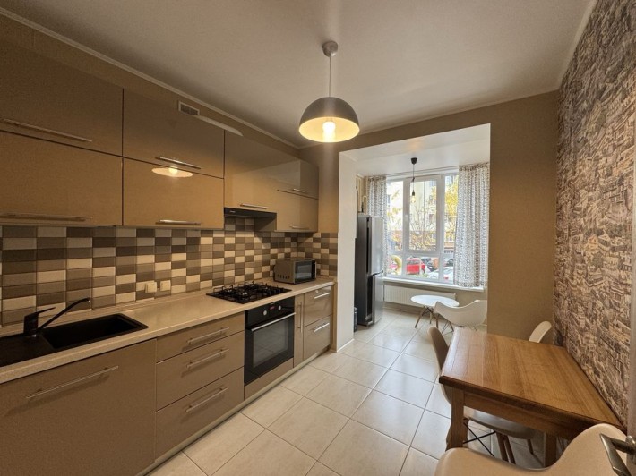 Здам 2 кк вул. Райдужна, 100 - фото 1