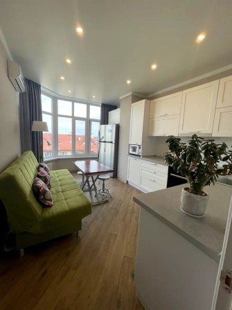 Оренда ЖК Львівський, вул. Львівська, 1, приємна 1 к.кв 40 кв.м - фото 1