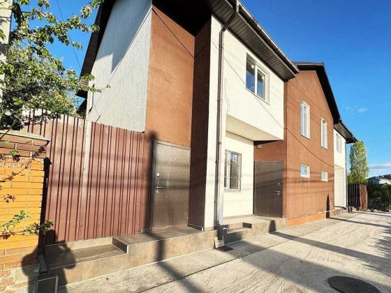 Трояндова 10/1, євродвушка Перша здача. Генератор. ст м Теремки Гатне