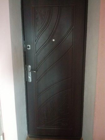 Здається в довготривалу оренду 3-х кімн. квартира в м. НОВОЯВОРІВСЬК. - фото 1