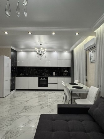 Дизайнерская квартира на Сахарова - фото 1