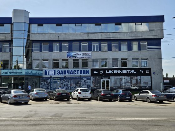 Оренда магазин + склад в м.Луцьку по вул. Рівненській, 48 (частина 1-го пов. офісного центру «Нові г Луцьк