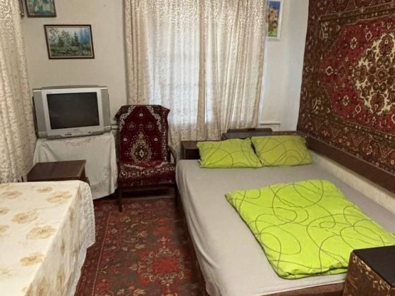 Здається кімната,  в ціну  входять комун мВасильків можна 2 чоловікам Васильків