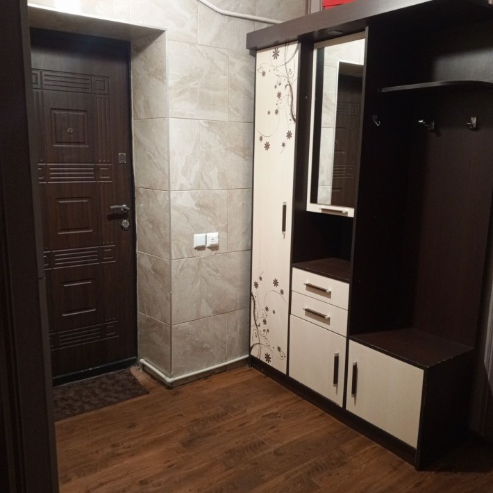 дівчат на підселення (біля автовокзалу) - фото 1