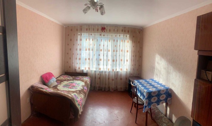 Кімната в гуртожитку біля обласної лікарні - фото 1