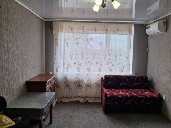 Кімната в секційному гуртожитку (хозяйка) комунальні включені Полтава