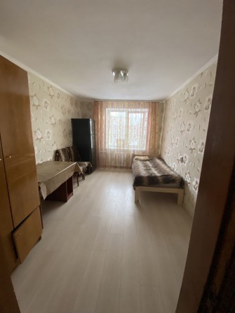 ЗДАМ ВЛАСНУ КІМНАТУ на 3 місяці з пролонгацією - фото 1