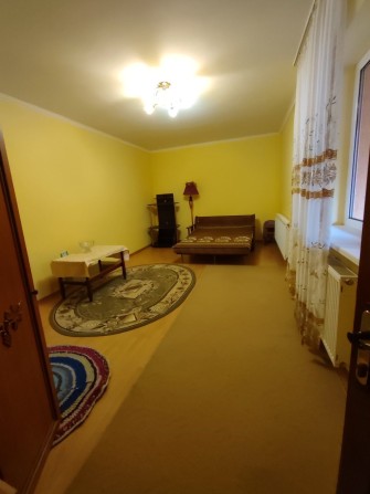 Оренда кімнати для дівчини в будинку в Ужгороді - фото 1