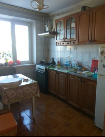 Здам, місце в кімнаті для дівчини.Без власників.Зодчих.Вільно. - фото 1