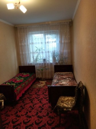 Здається кімната у 2 км кв. на Шкільній. Для хлопця Ціна 4000 грн. - фото 1