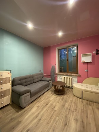 Оренда кімнати 18 м гуртожиток  м Виставковий 10 хв - фото 1