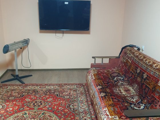 Сдам1 комнату в двух комнатной квартире с хозяйкой.