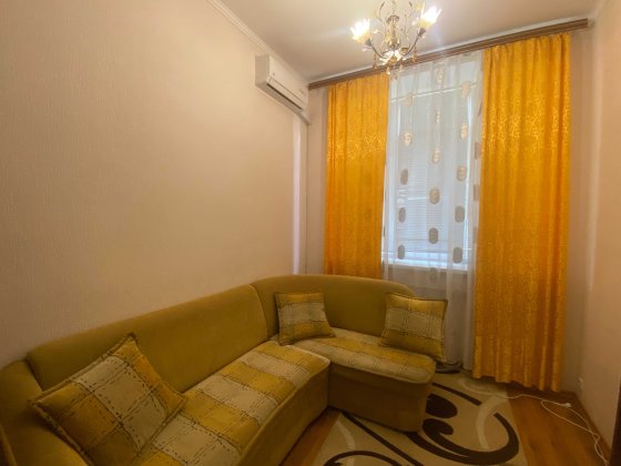 Оренда кімнати в сімейному гуртожитку на Алматинській,36А, ДВРЗ Київ