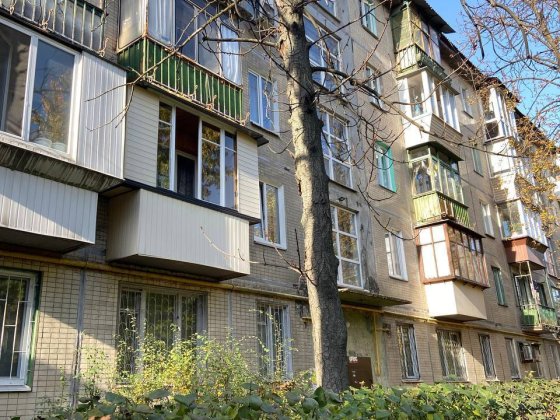 Продаж просторої 3 кімнатної квартири на бульварі Верховної Ради, 29а Киев