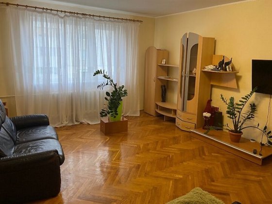 Продаж 4-кімнатної квартири на вул. Пулюя, 3 Київ