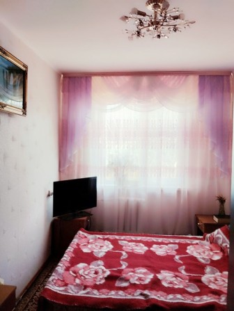 Сдам 1 комнату с хозяйкой.Таирова 1 эт. - фото 1